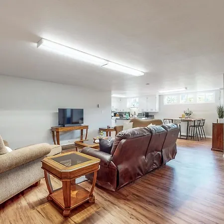 Retreat On Fillmore Street